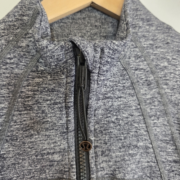 EUC Lululemon Define Work Out Fitness Full Zip Grey Stretch Jacket Size 8 - Picture 4 of 13